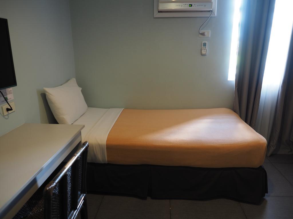 Cebu R Hotel Mabolo Esterno foto