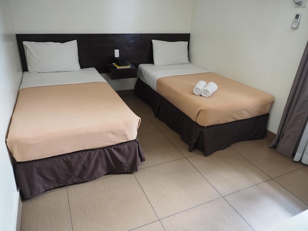Cebu R Hotel Mabolo Esterno foto