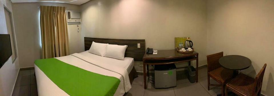 Cebu R Hotel Mabolo Esterno foto
