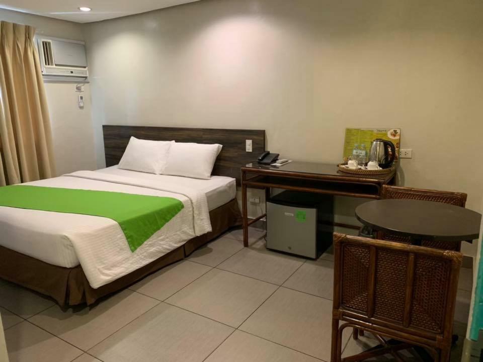 Cebu R Hotel Mabolo Esterno foto